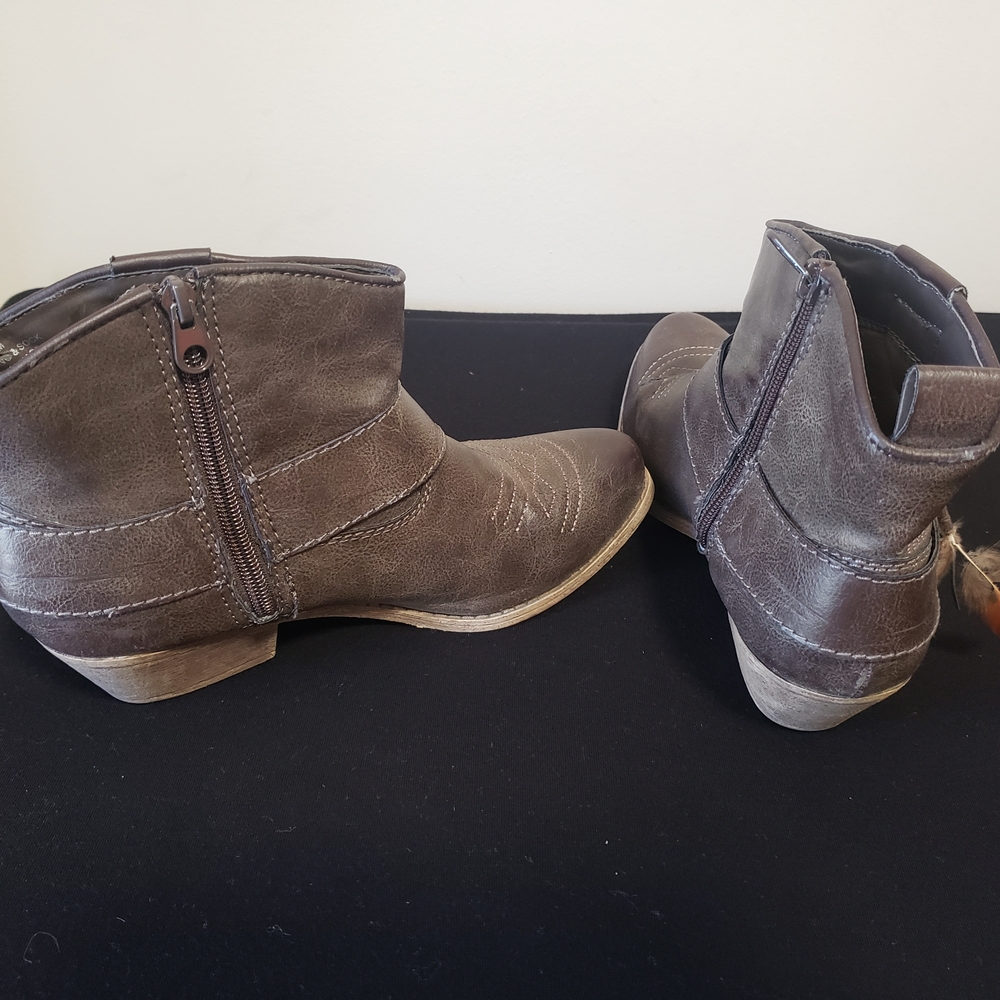 Big Buddha Charcoal Ankle Booties - Picture 3 of 3